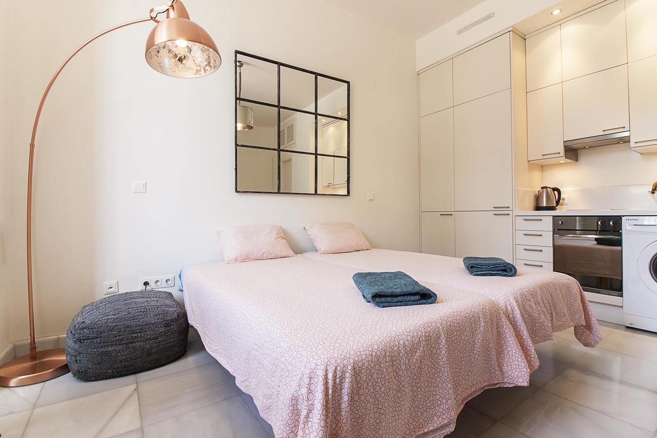 Cortina Apartments ! Málaga Eksteriør billede