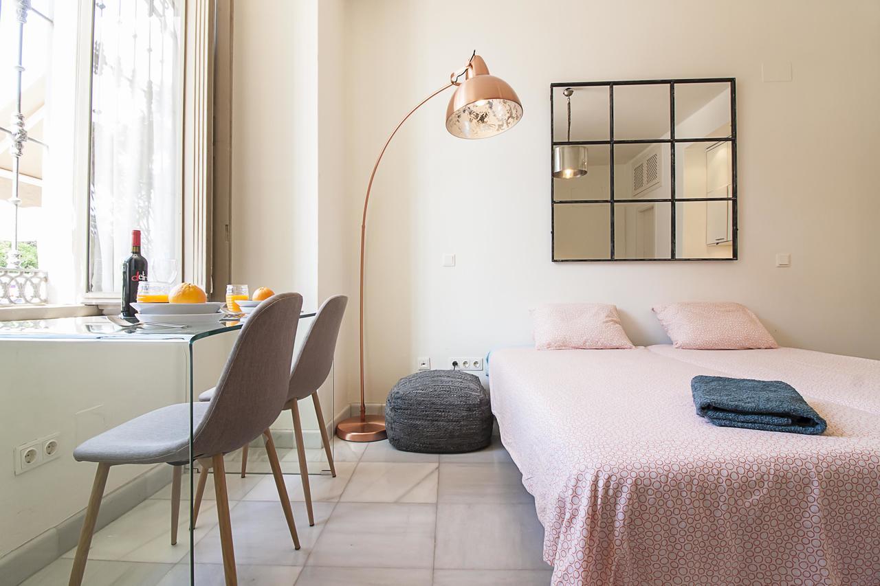 Cortina Apartments ! Málaga Eksteriør billede